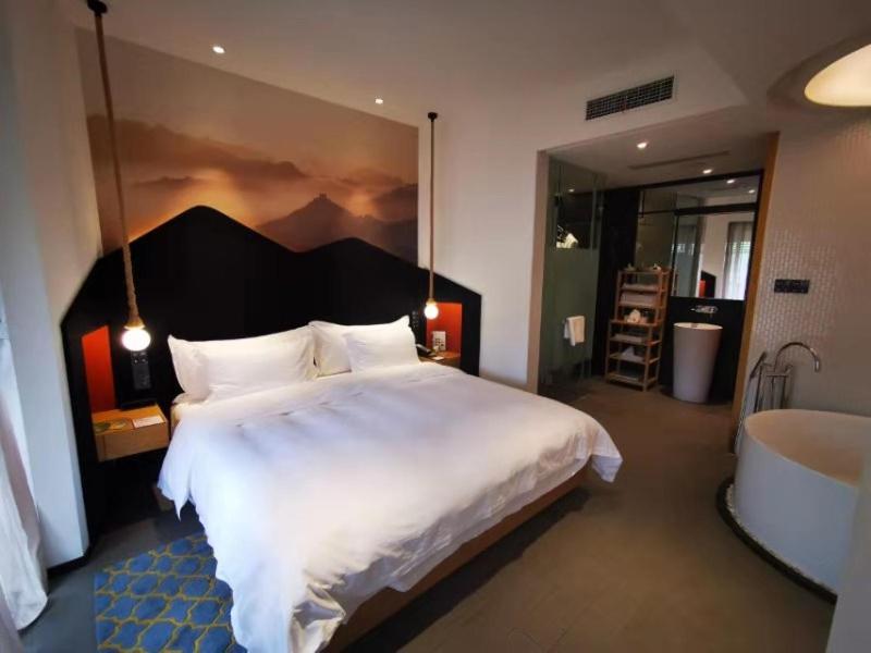 Jinshanling Great Wall Hotel Чэндэ Экстерьер фото
