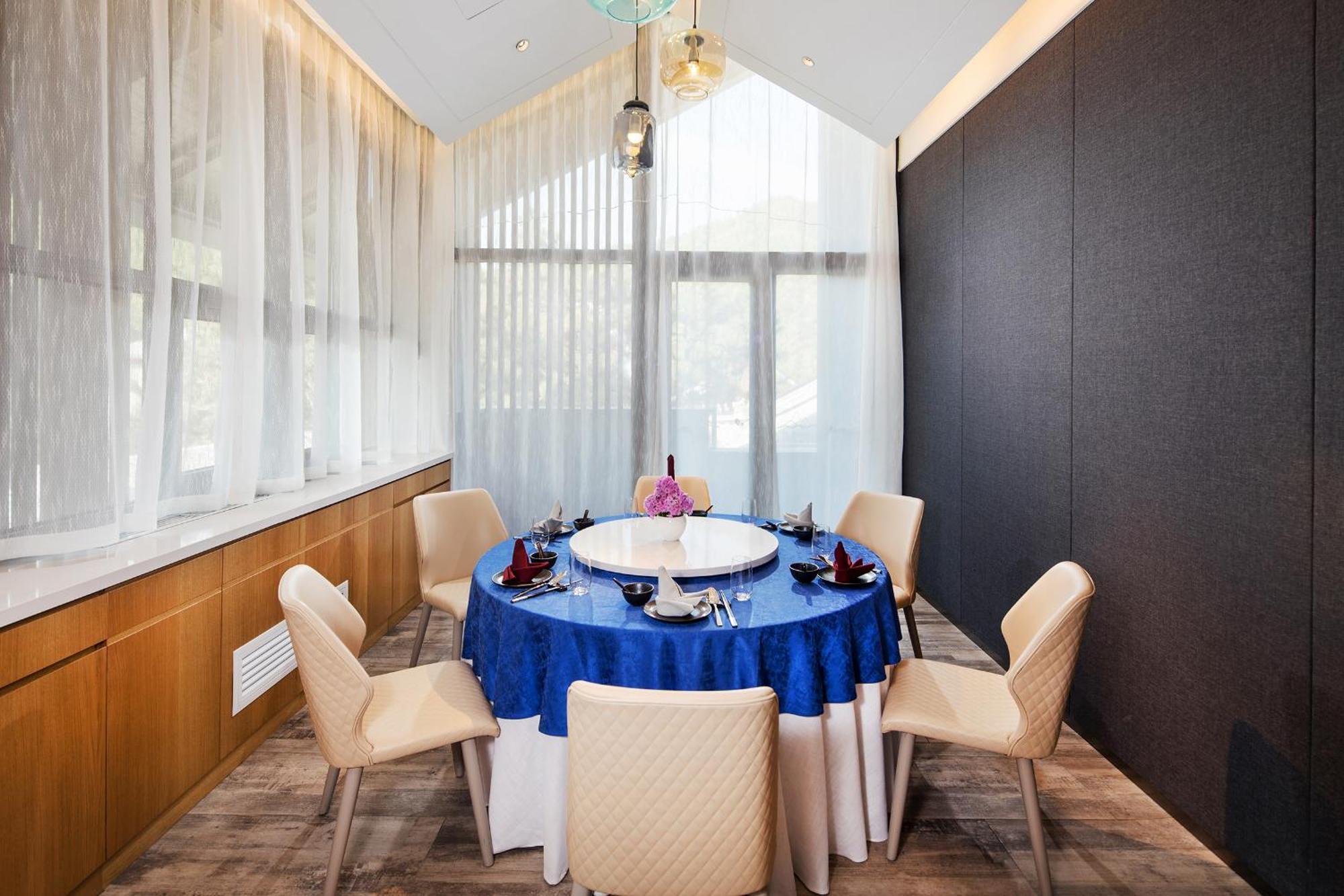 Jinshanling Great Wall Hotel Чэндэ Экстерьер фото