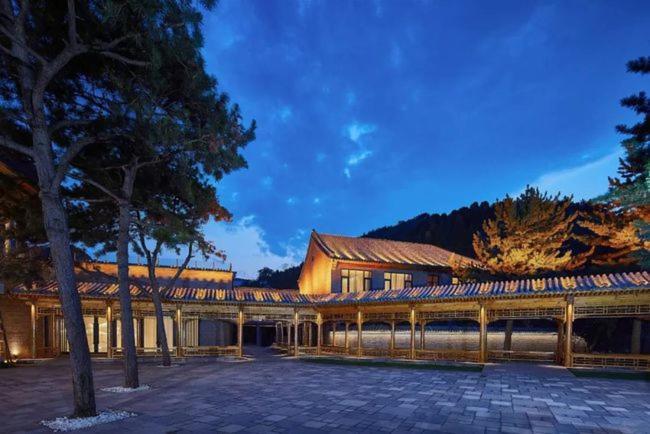 Jinshanling Great Wall Hotel Чэндэ Экстерьер фото