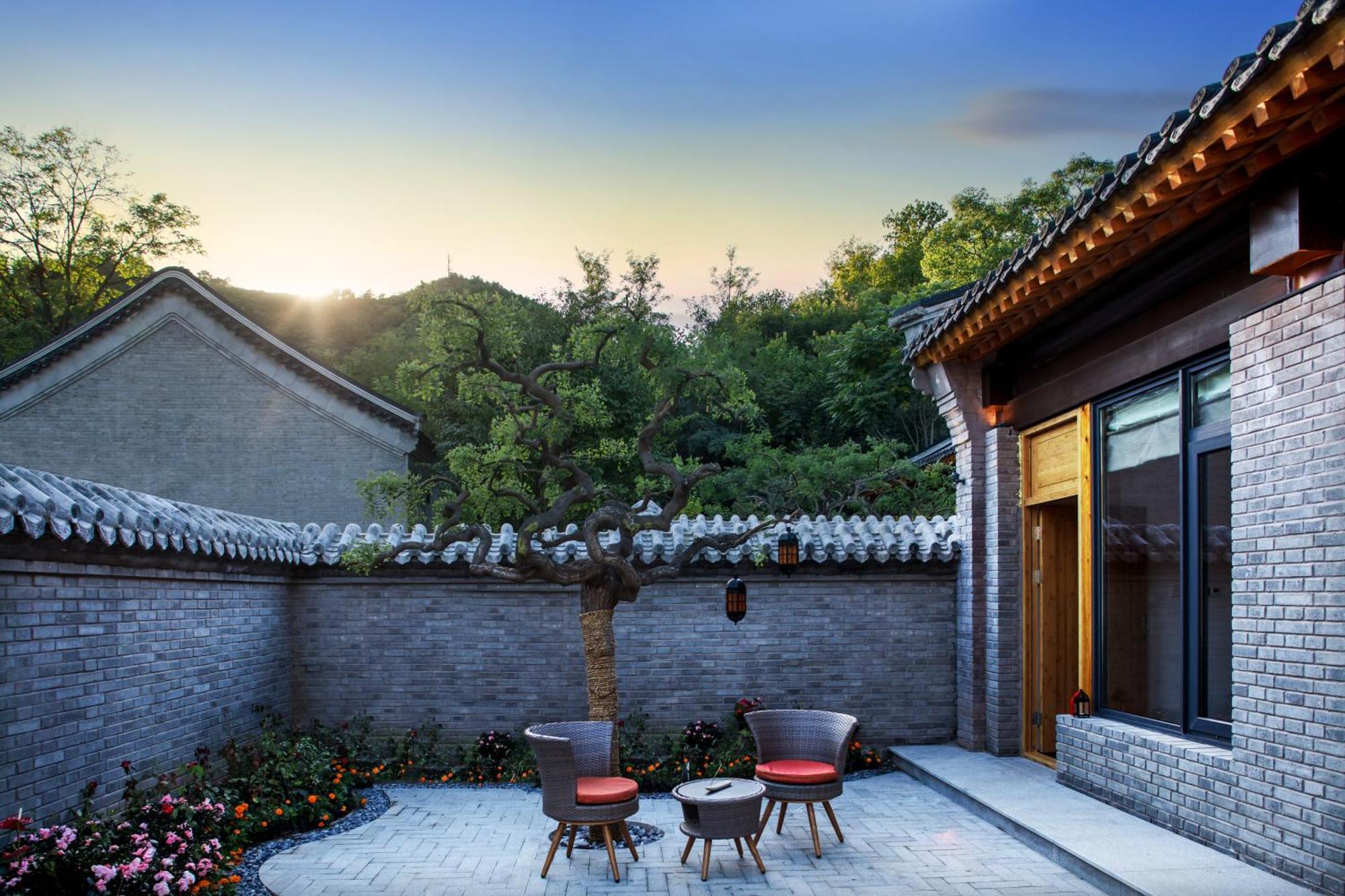 Jinshanling Great Wall Hotel Чэндэ Экстерьер фото