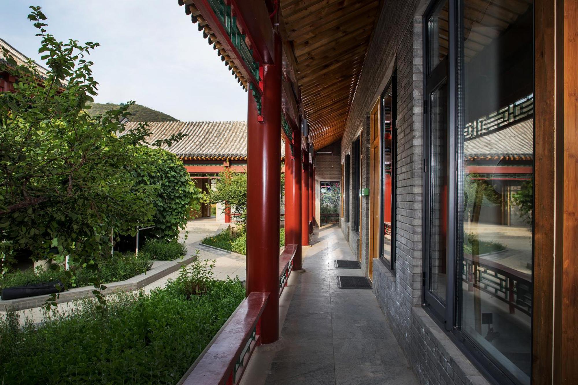 Jinshanling Great Wall Hotel Чэндэ Экстерьер фото