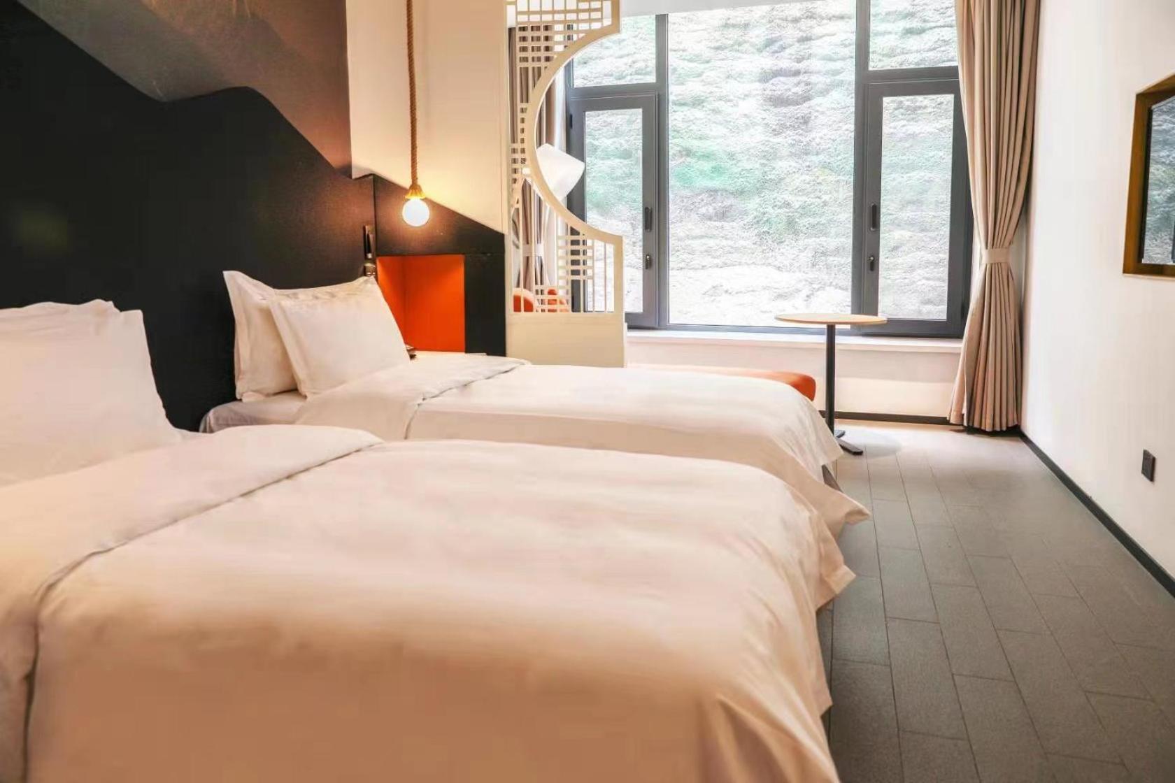 Jinshanling Great Wall Hotel Чэндэ Экстерьер фото