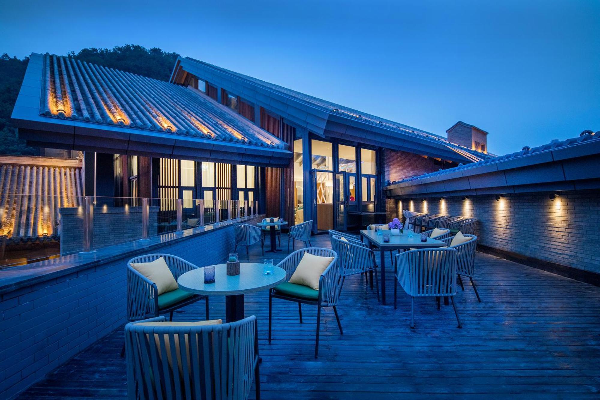 Jinshanling Great Wall Hotel Чэндэ Экстерьер фото
