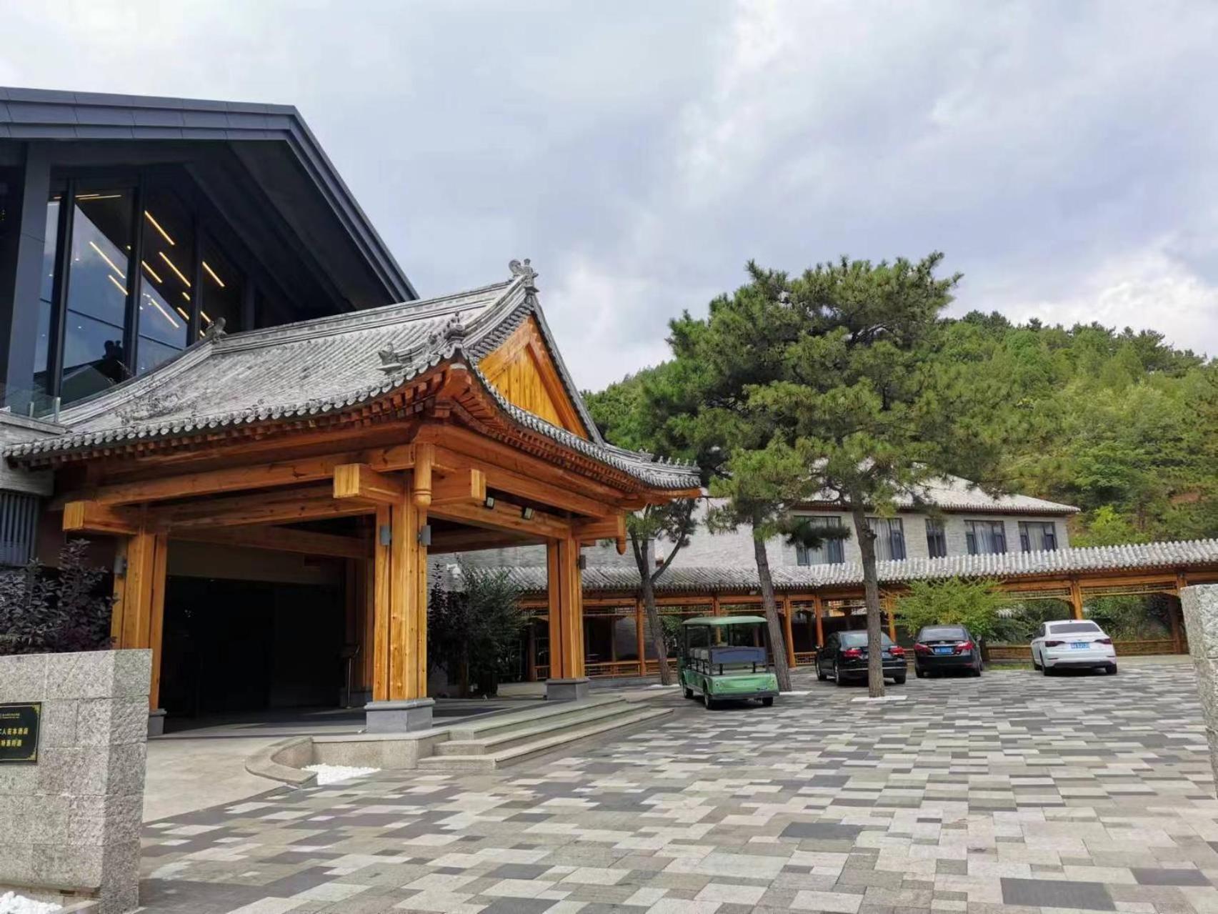 Jinshanling Great Wall Hotel Чэндэ Экстерьер фото